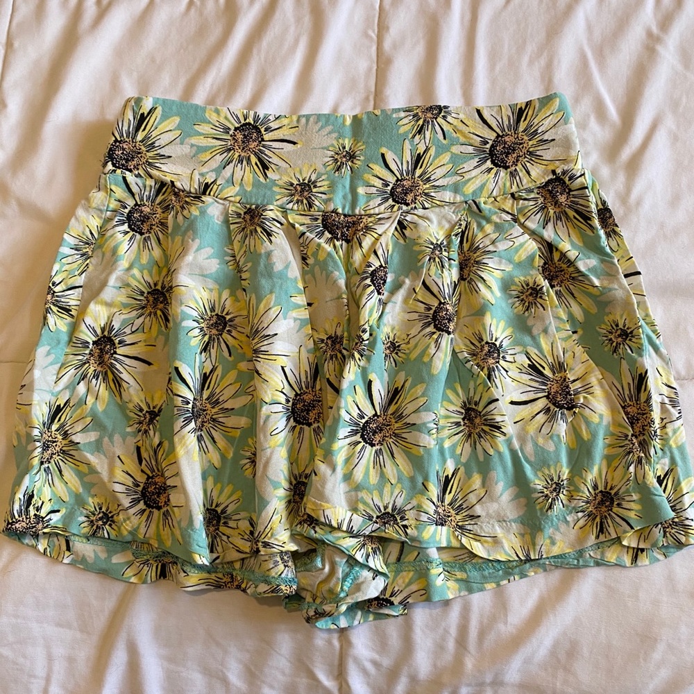 Xhilaration Flower Skort